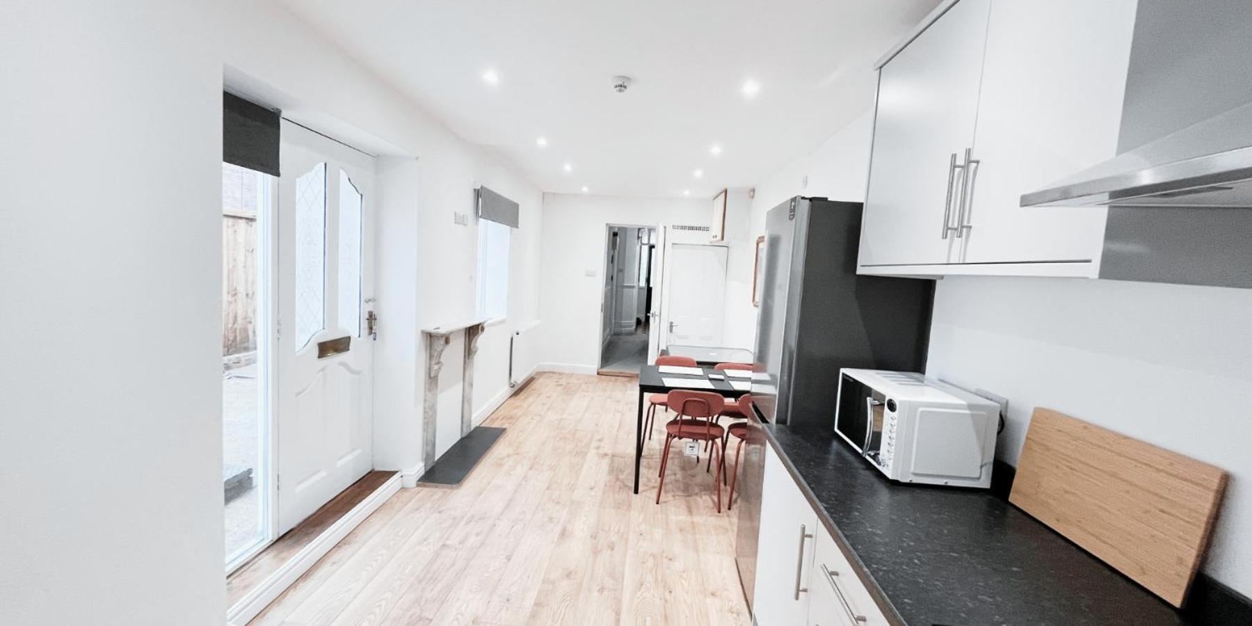Spacious Room In Modern House Near 诺丁汉 外观 照片