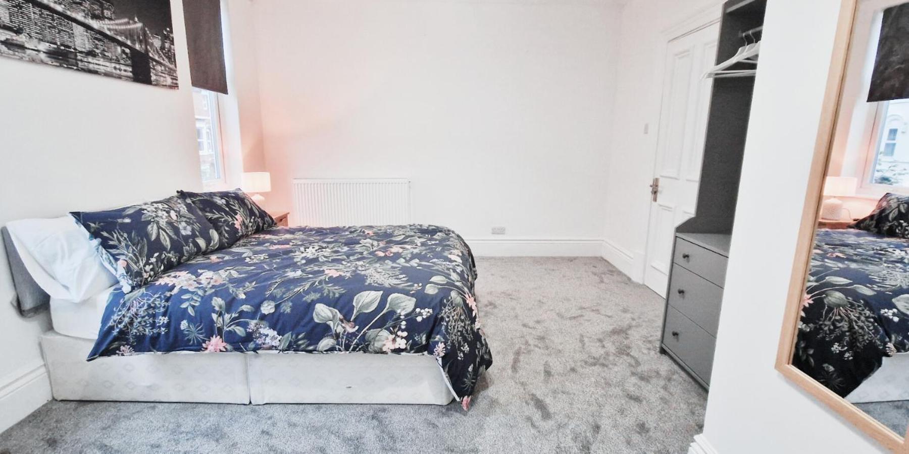 Spacious Room In Modern House Near 诺丁汉 外观 照片