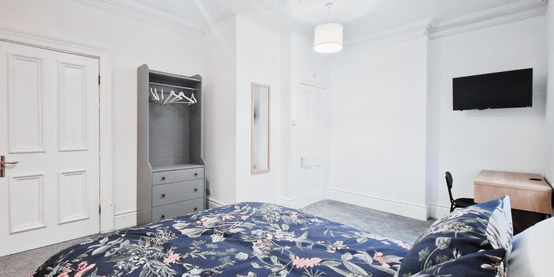 Spacious Room In Modern House Near 诺丁汉 外观 照片
